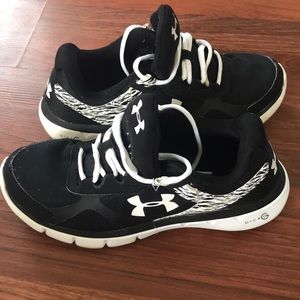 Under Armour tennis shoes